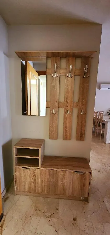 Bajo Con Jardin Deluxe Apartment Benahavis 0*,  Spain