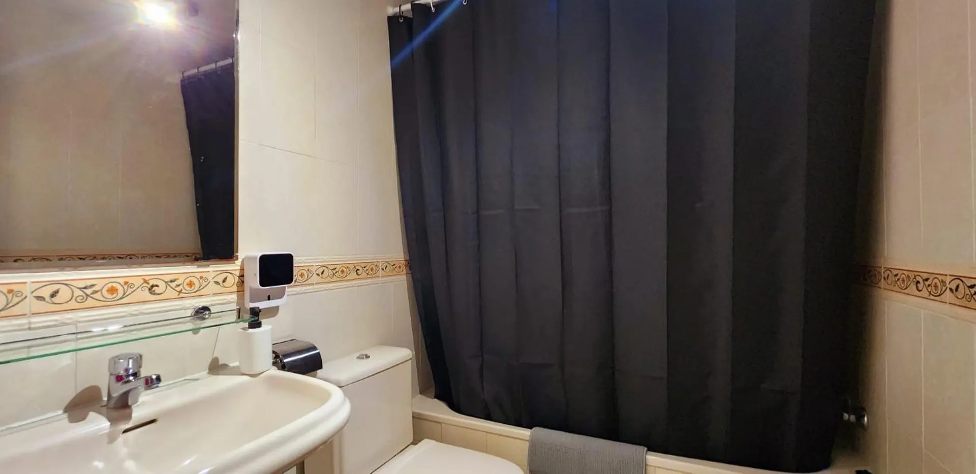 Bajo Con Jardin Deluxe Apartment Benahavis